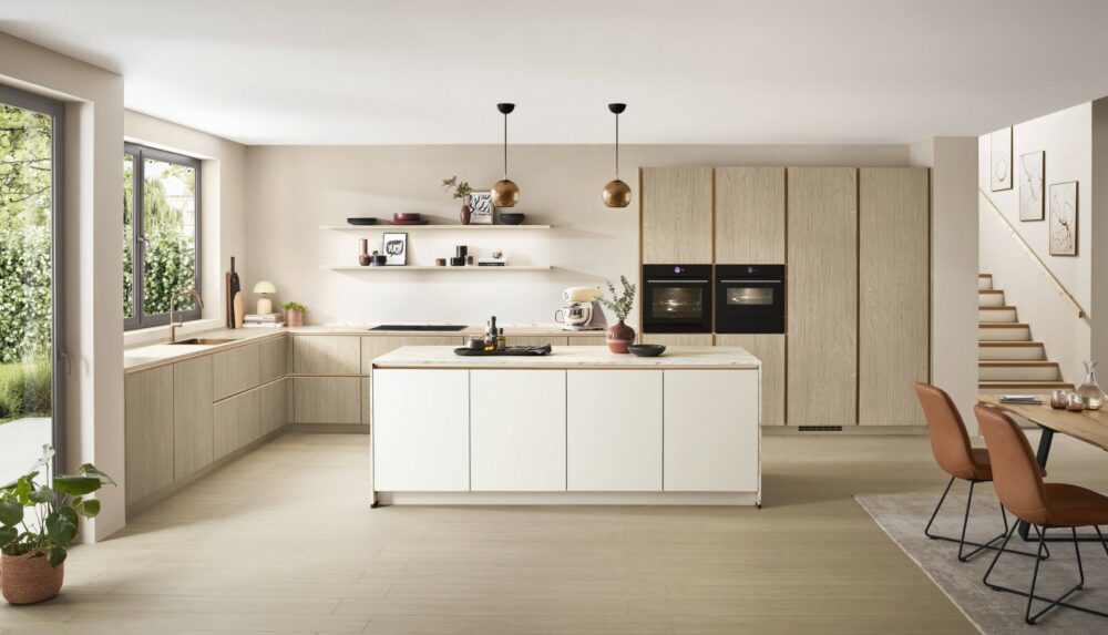 Кухня с островом джапанди светлый дуб бронзаб nobilia