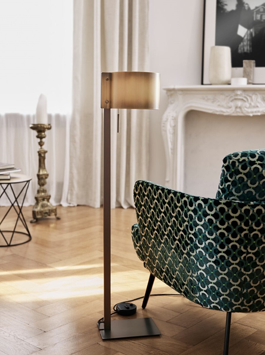 торшер из латуни в гостиной, Christine Kroencke