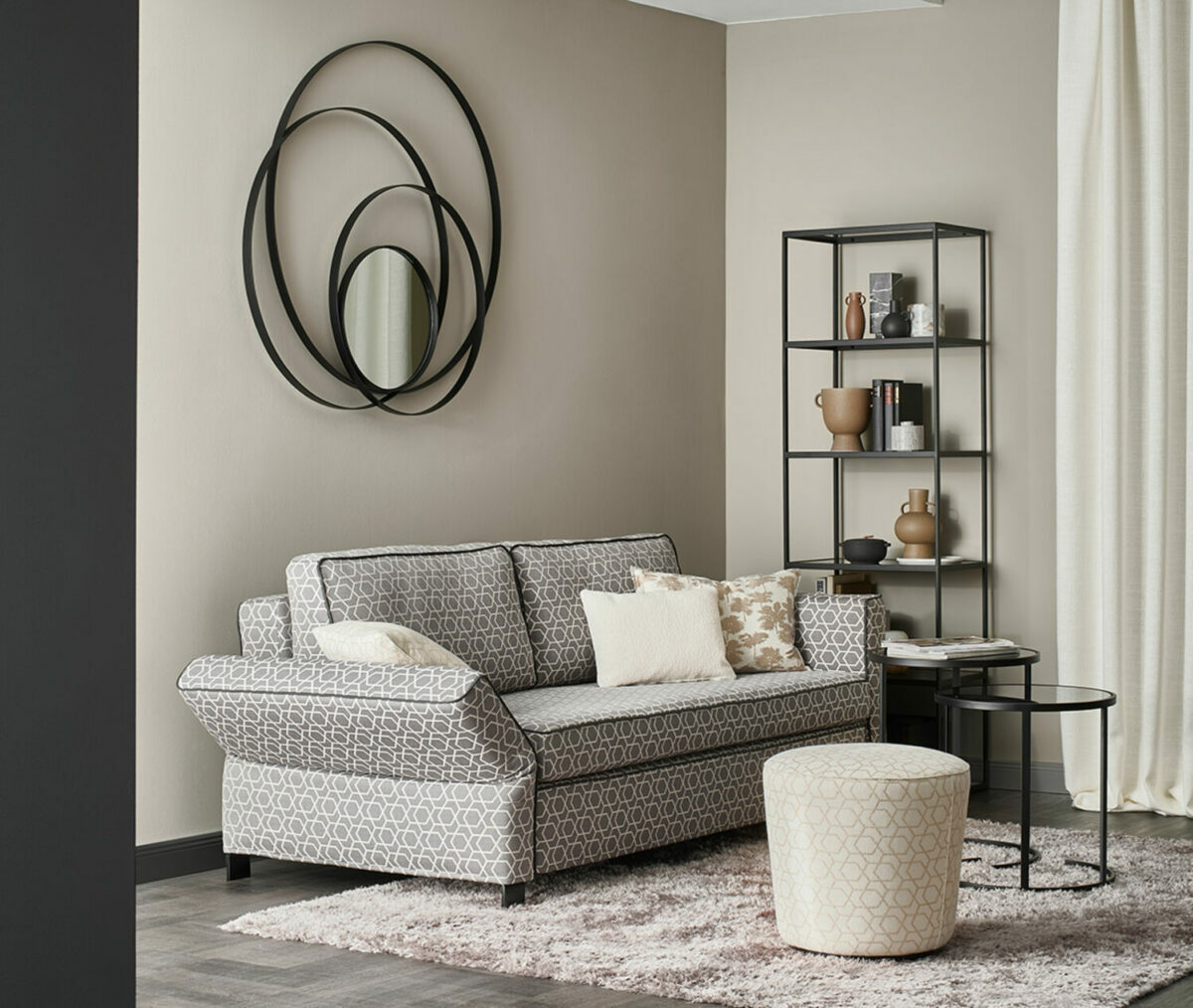 дизайнерское зеркало и диван-кровать в современном стиле, Christine Kroencke, Soley, арт-объект