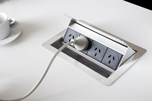 Розетка флип топ на кухне