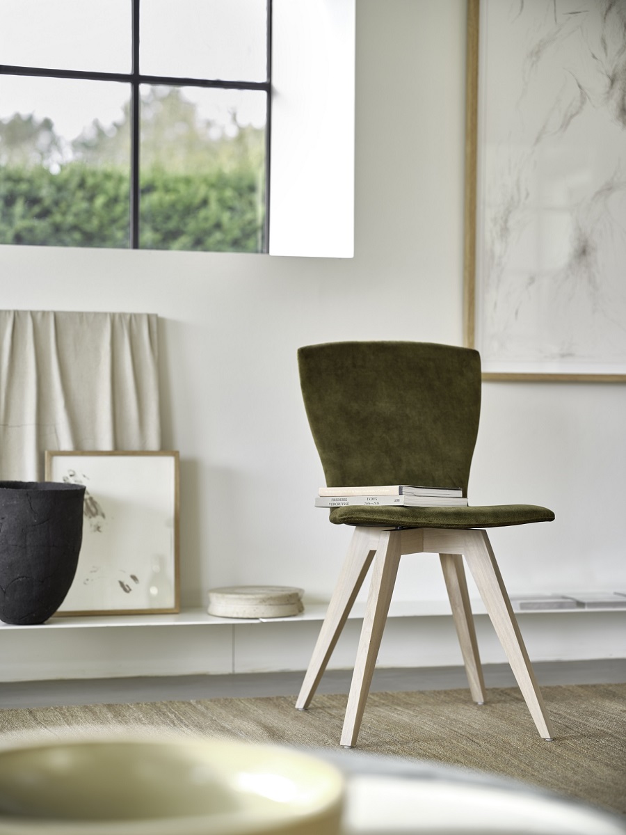 Стул из массива дуба с широкой геометрической спинкой, Mood 21, скандинавский стиль, минимализм, джапанди, Mobitec, Бельгия