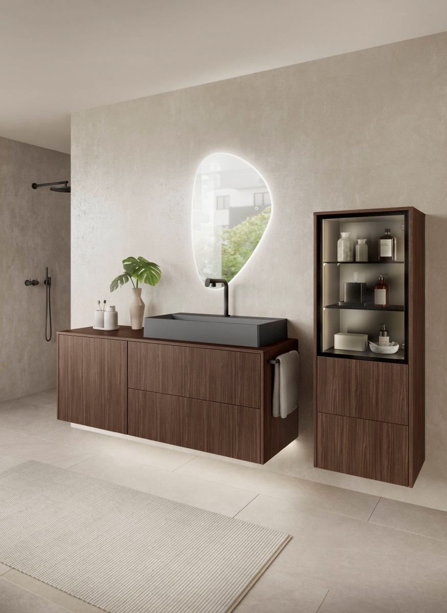 мебель для ванной в цвете орех, зеркало с LED-подсветкой, тумба с раковиной, пенал со стеклом, Structura_Nussbaum, nobilia