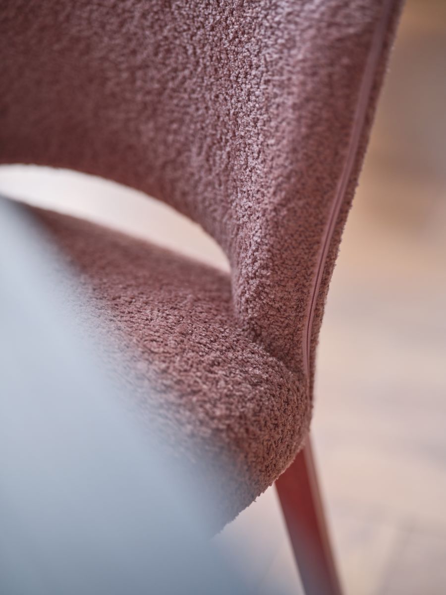 обеденный стул в розовом букле, Cuori, Mobitec, дизайнерская мебель, декоративная молния,