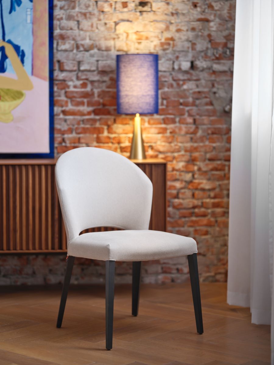 белый обеденный стул с округлой спинкой, Cuori, Mobitec, велюр, массив дуба черный, дизайнерская мебель, Бельгия
