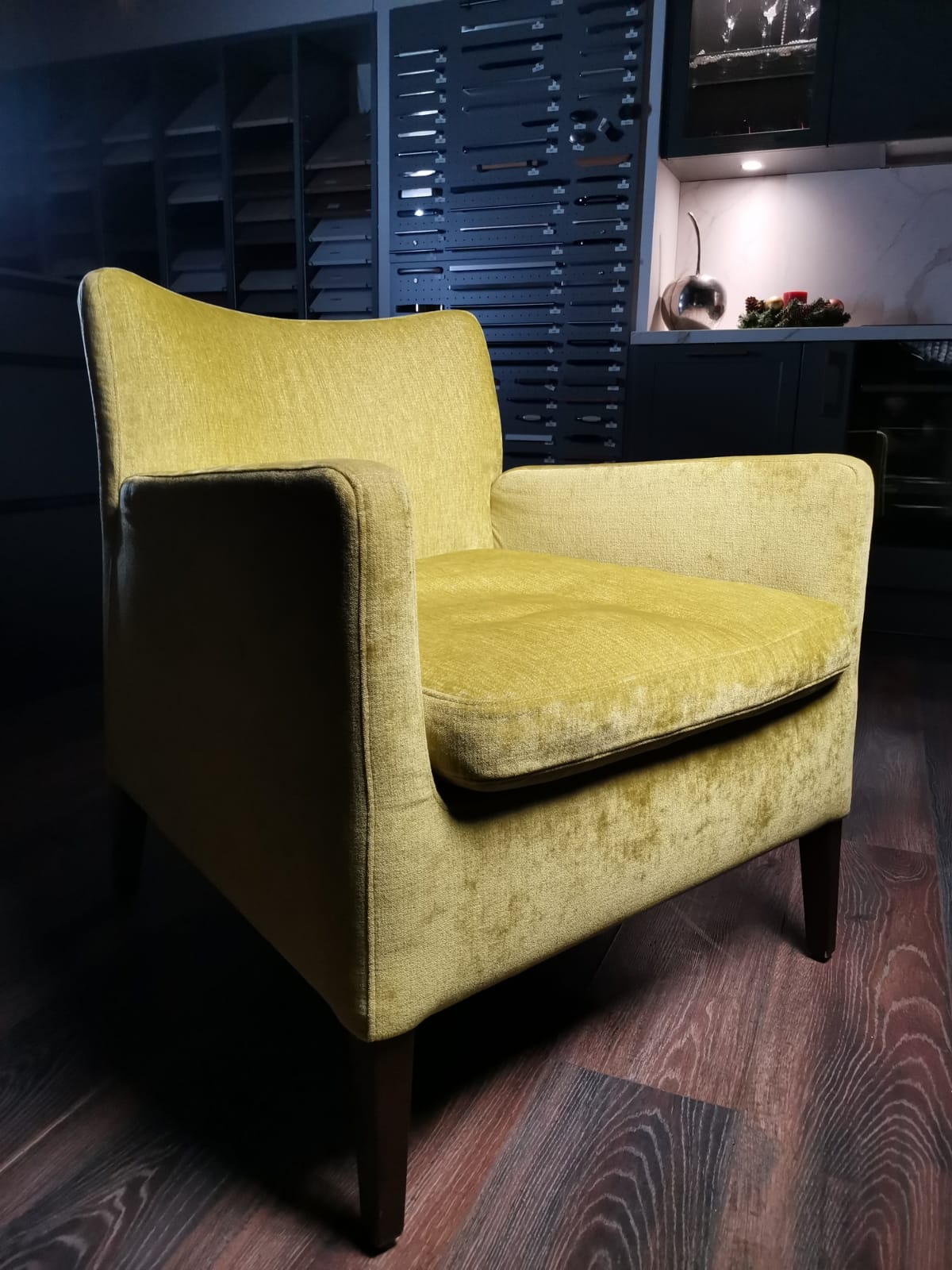 элегантное мягкое кресло цвета лайма Pandora, Christine Kroencke, немецкая мягкая мебель премиум класса