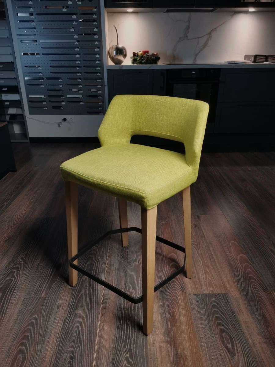 полубарный дизайнерский стул 65 см Lena Mobitec в ткани цвета лайма, дизайнерская мебель из Бельгии, выставочный образец в Москве