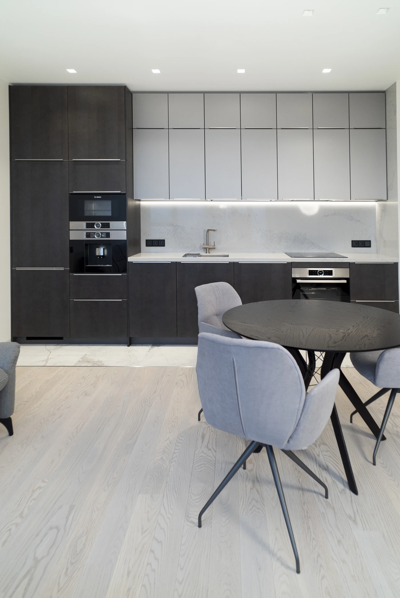 Прямая кухня шпон и метал