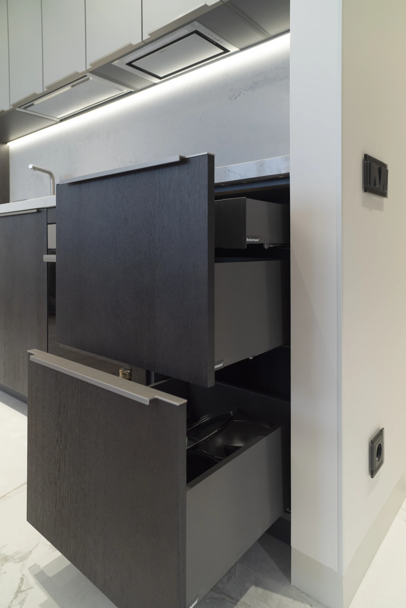 Выдвижные ящики шпон