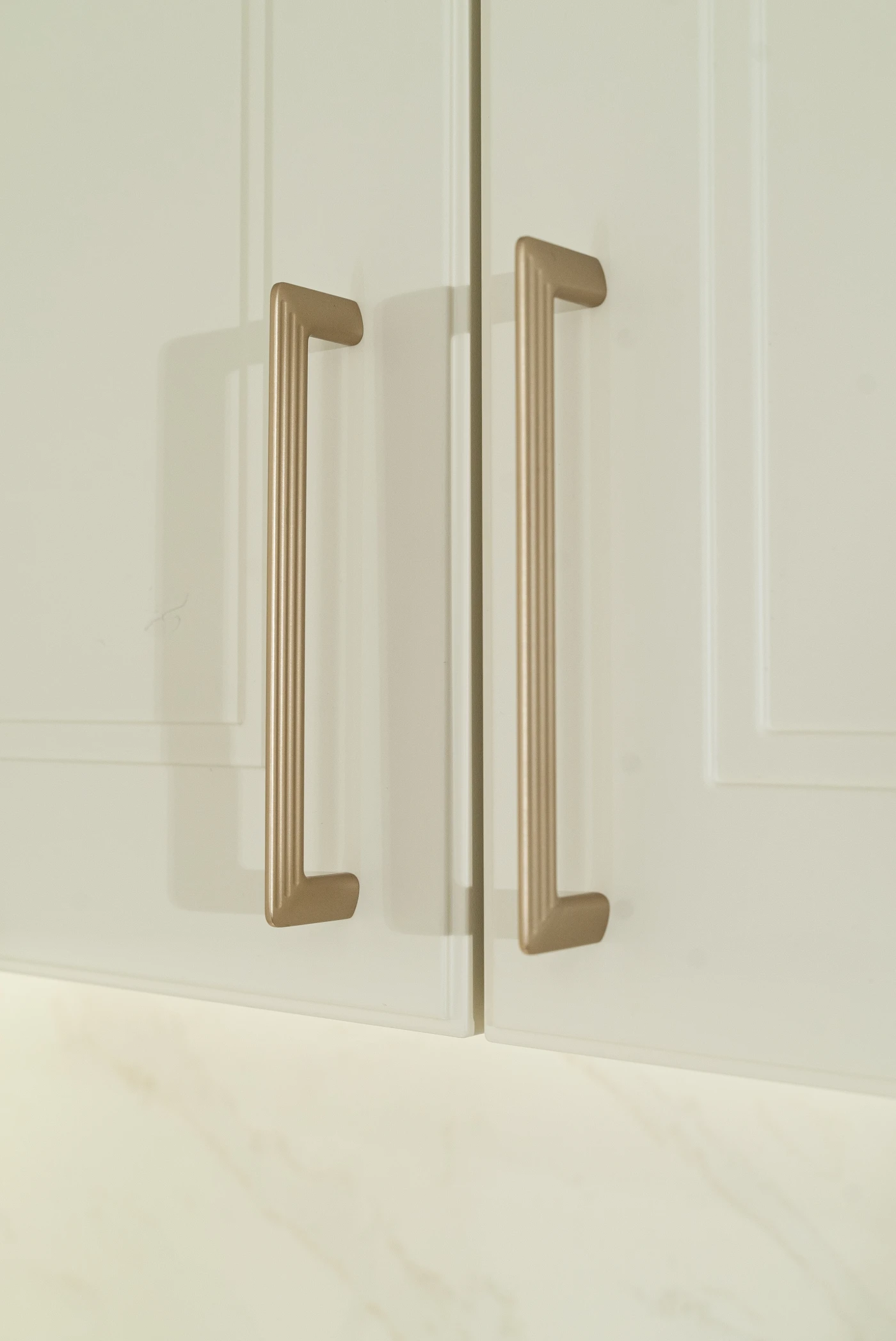 проект премиум кухни beckermann с золотой раковиной