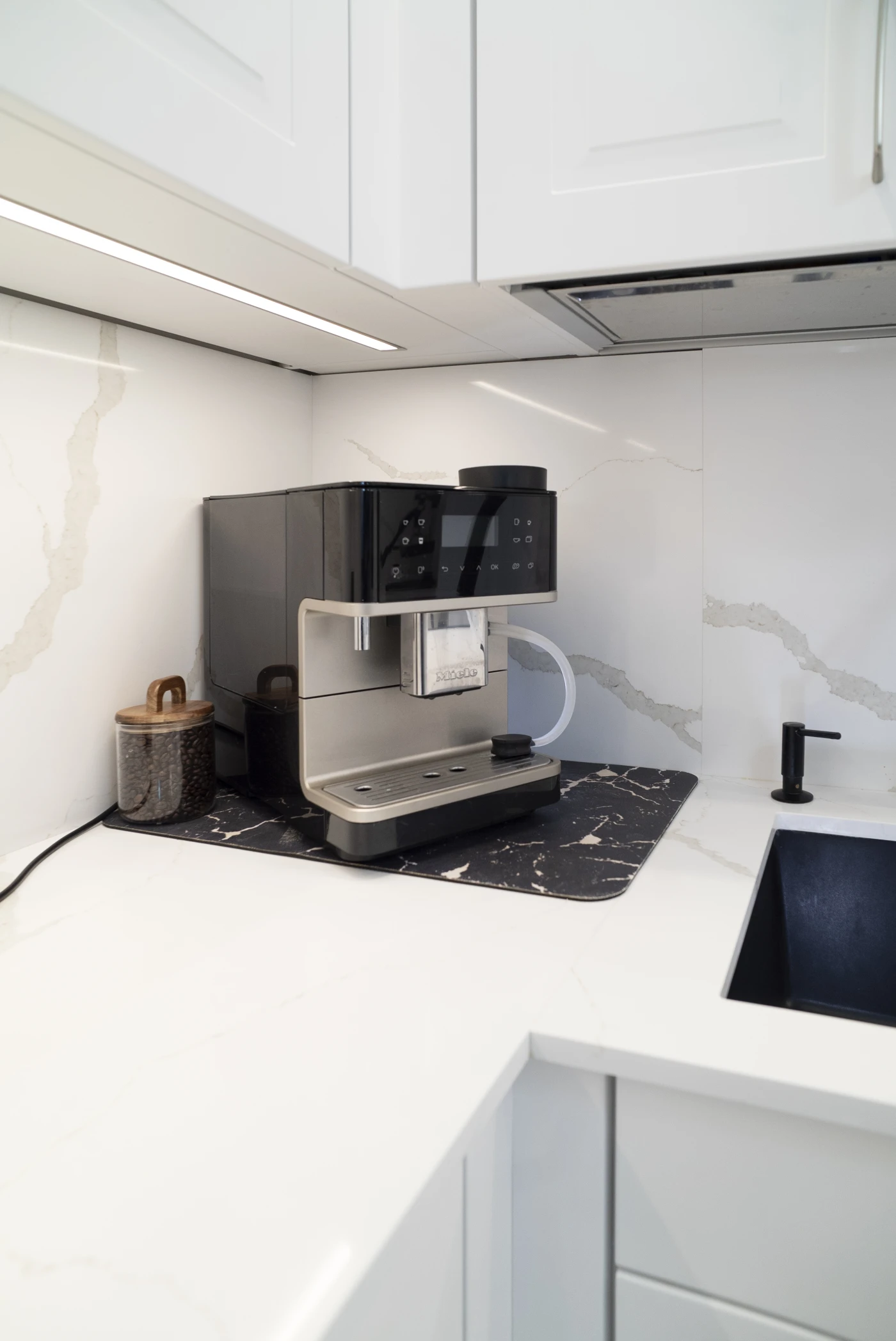 реализованый проект премиум кухни белая классика_2