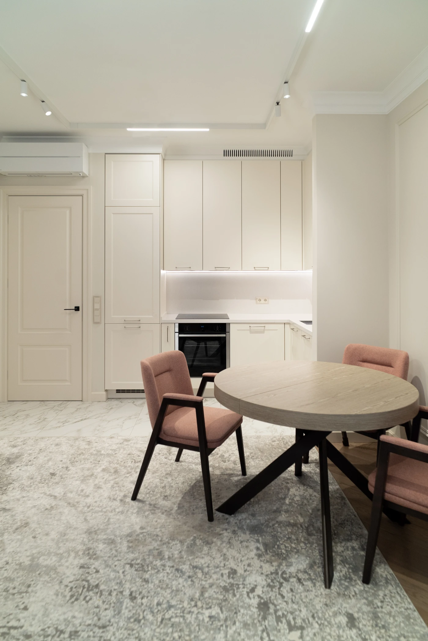 Белая кухня премиум класса в потолок_2