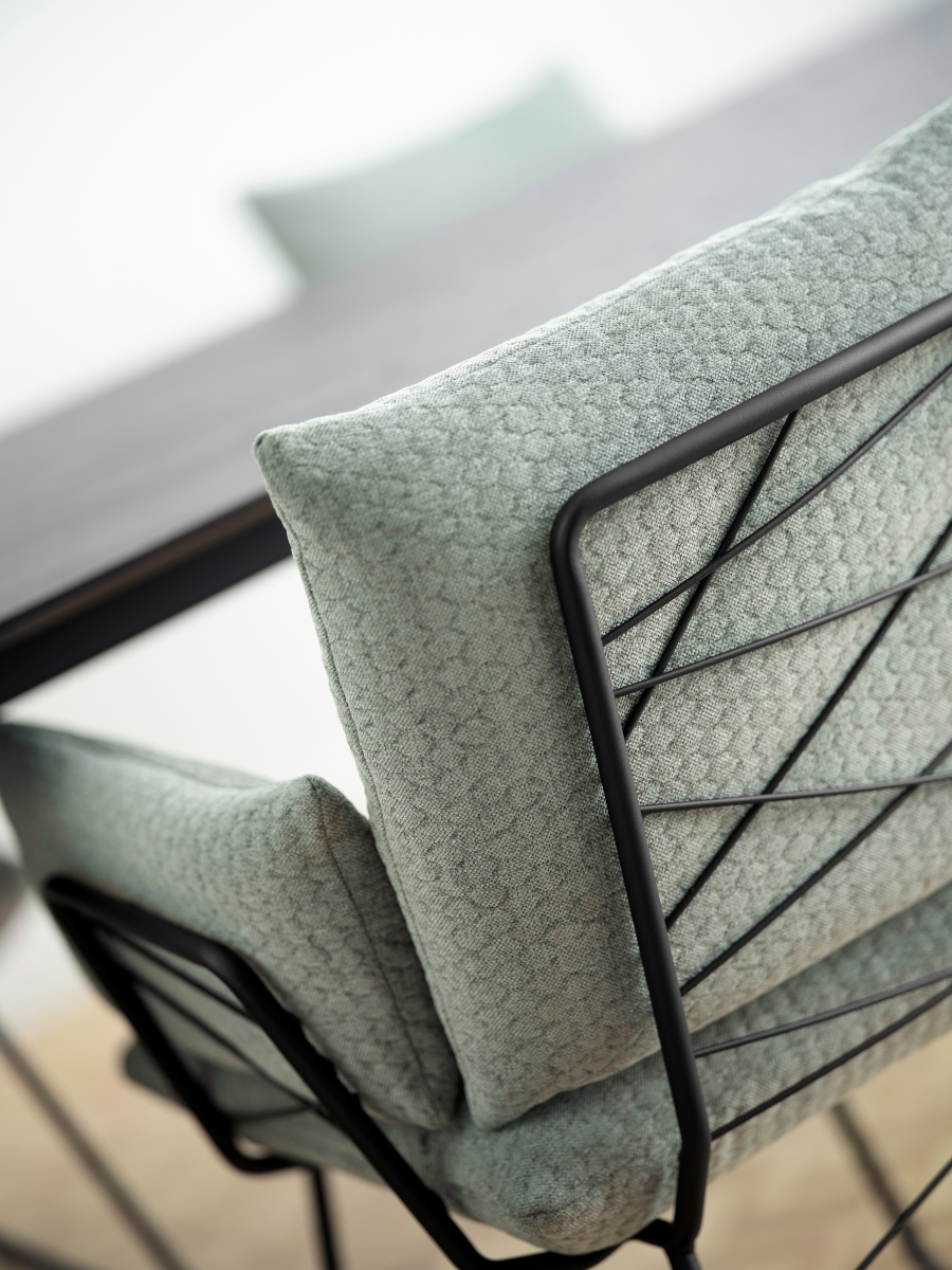 дизайнерский серый стул с ажурной металлической спинкой, Cosy, Mobitec,