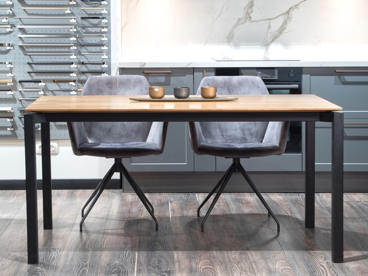 обеденный стол 90х160 см массив дуба, выставочный образец, распродажа