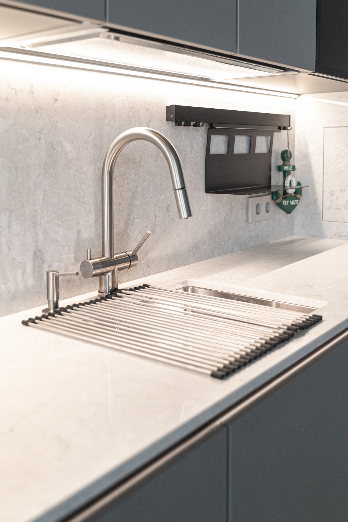 nobilia_senso_realizovanni_proekt_seraya_kuchnia_bolshaia_8