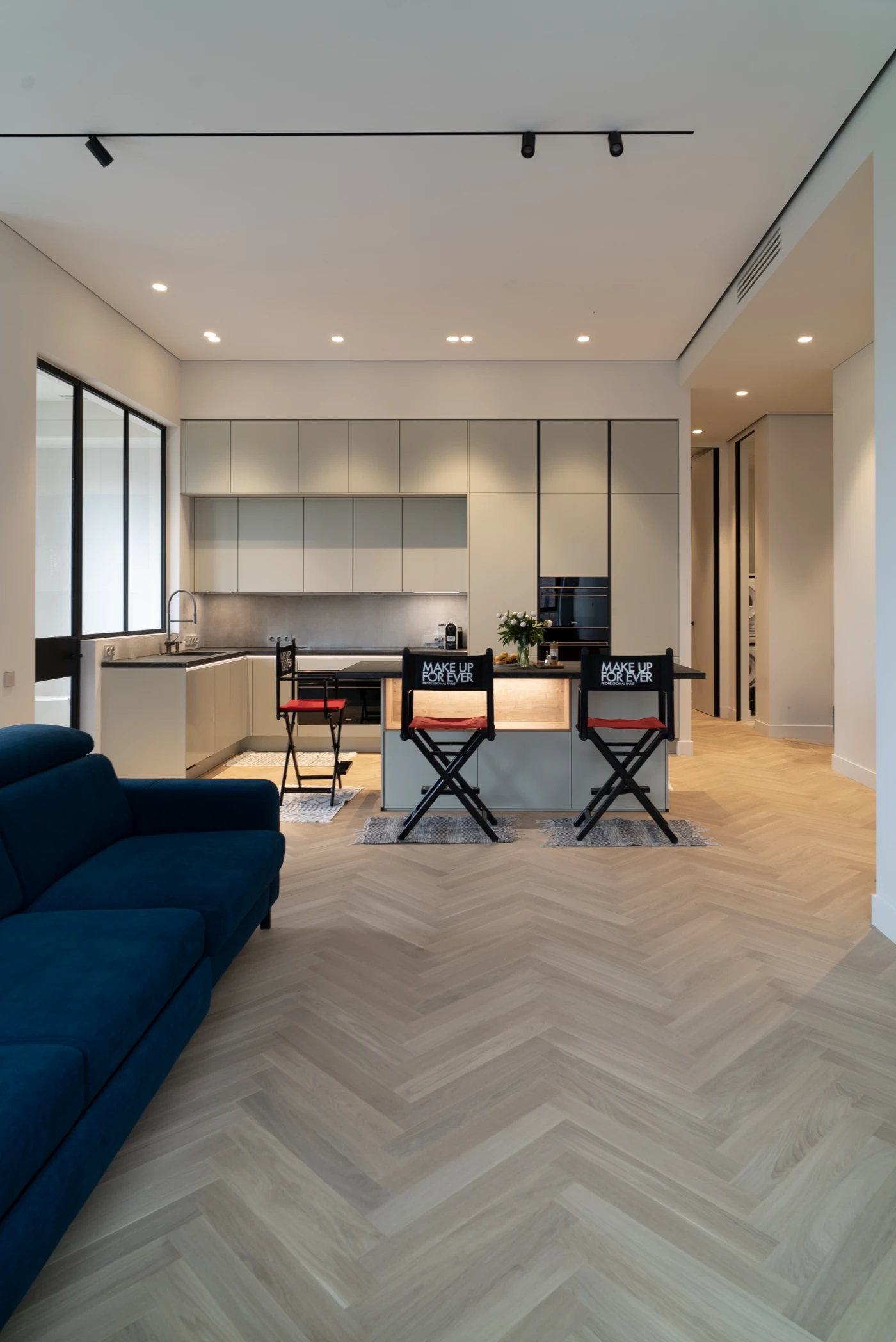 Реализованный проект senso jade nobilia кухня под окном