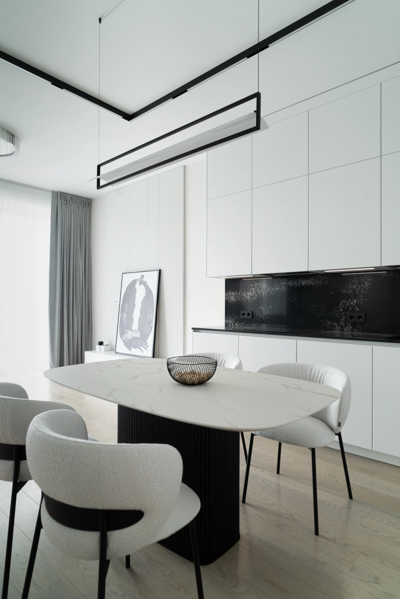 белая угловая кухня ч серной столешницей