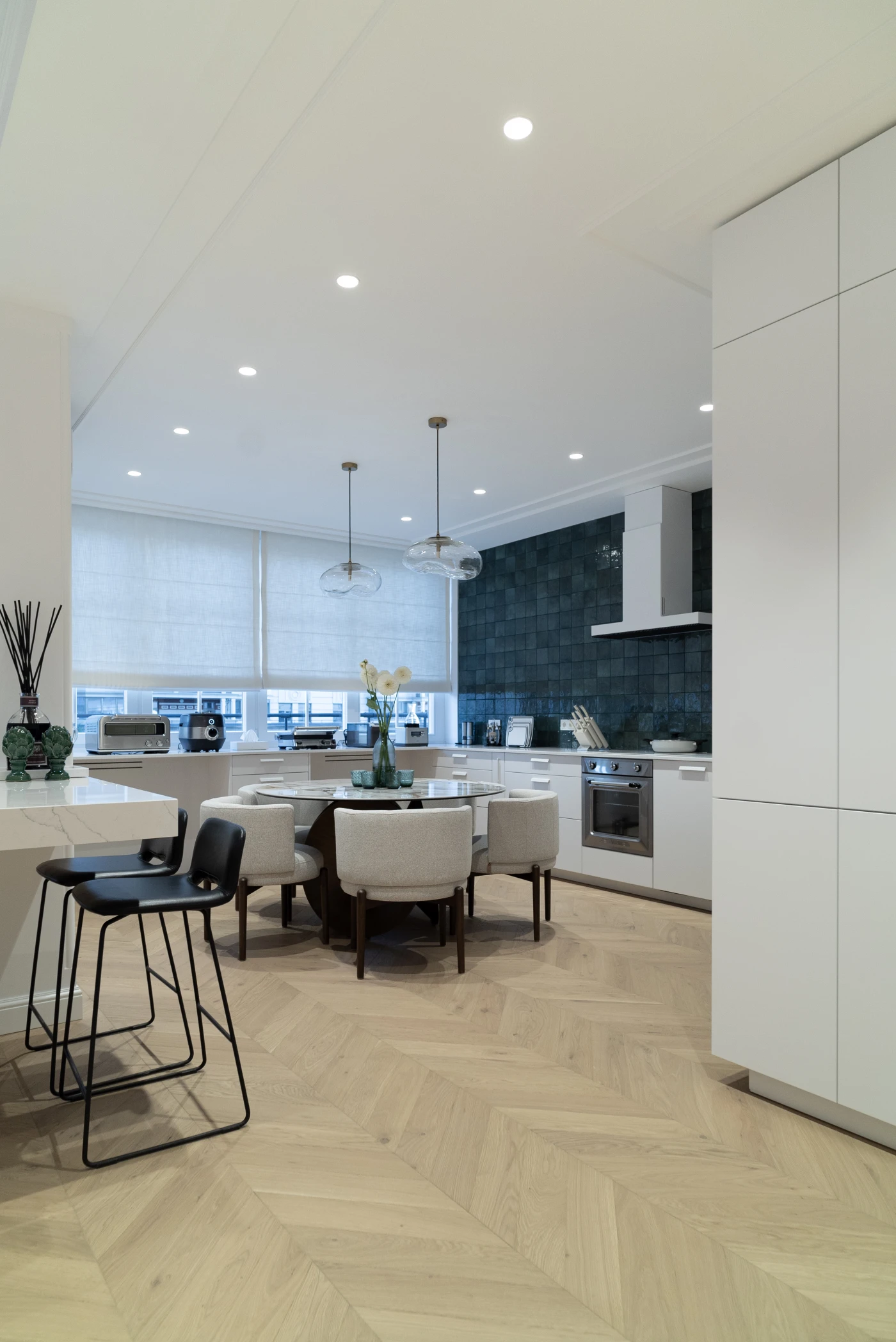 портфолио реализованный проект китчен концепт белая кухня без верха