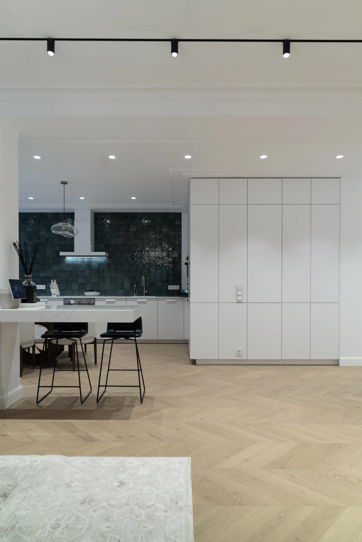 портфолио реализованный проект китчен концепт белая кухня без верха