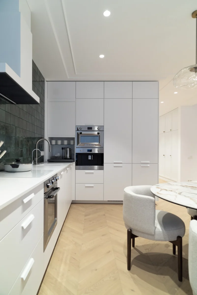 портфолио реализованный проект китчен концепт белая кухня без верха