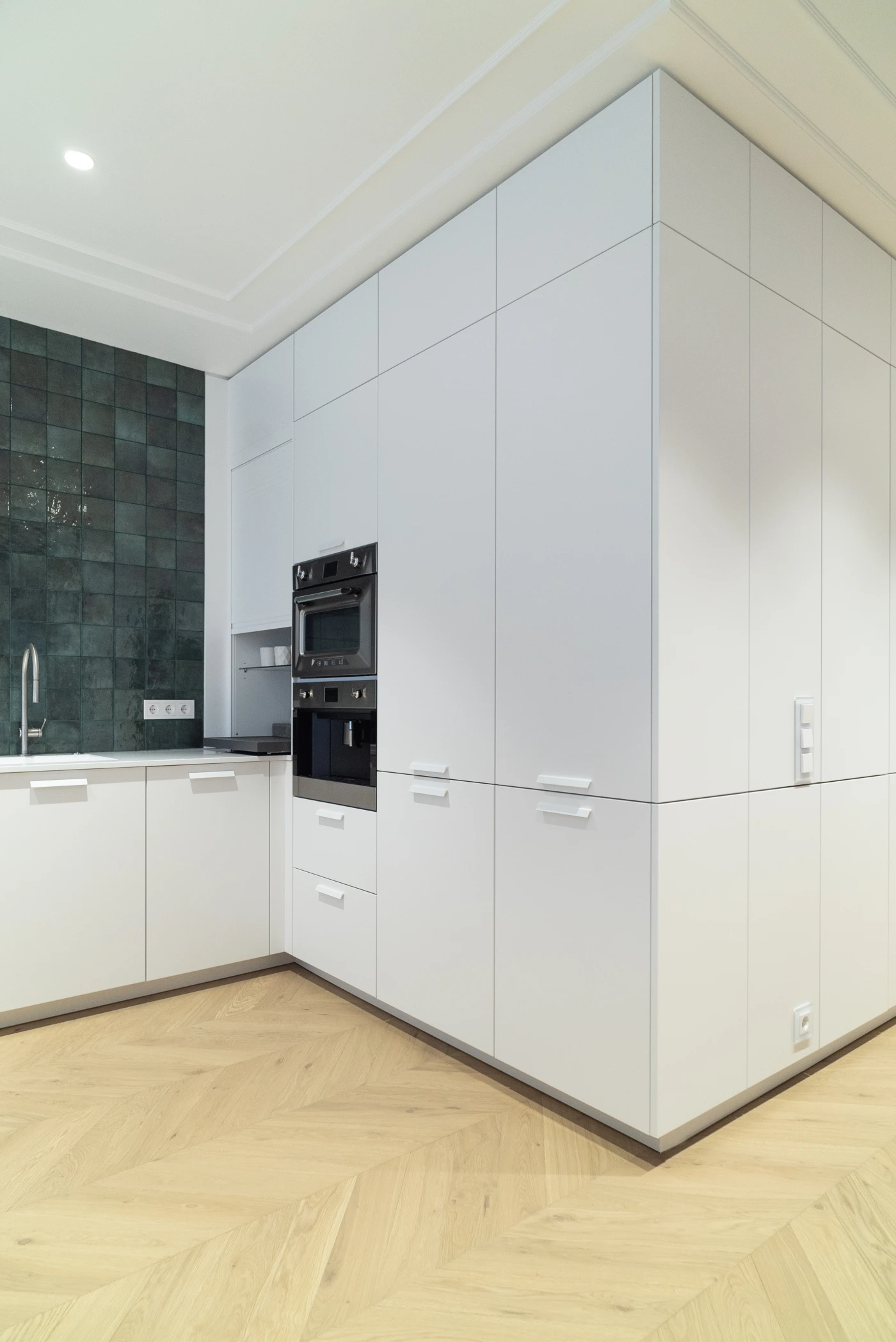 портфолио реализованный проект китчен концепт белая кухня без верха