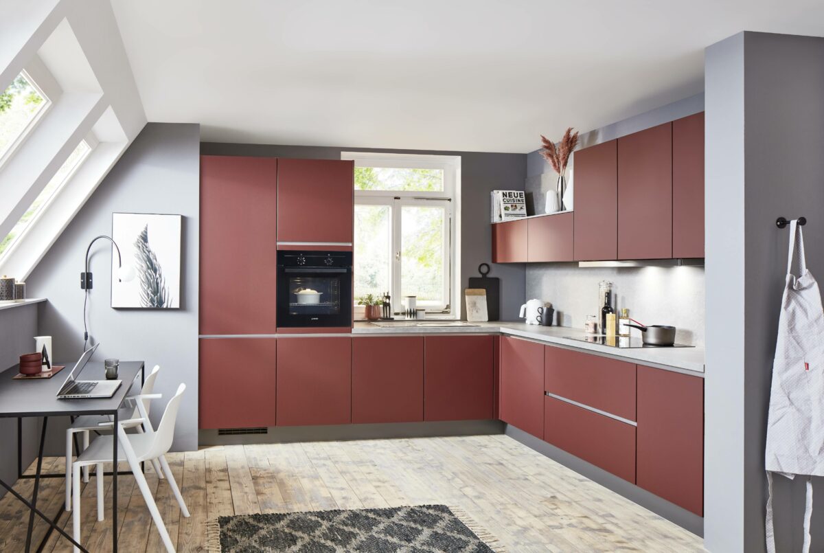 варинат угловой кухни с окном