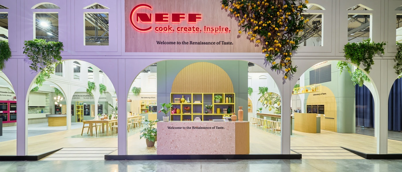 Стенд NEFF на EuroCucina 2026 — комбинированный прибор духовка пароварка микроволновка